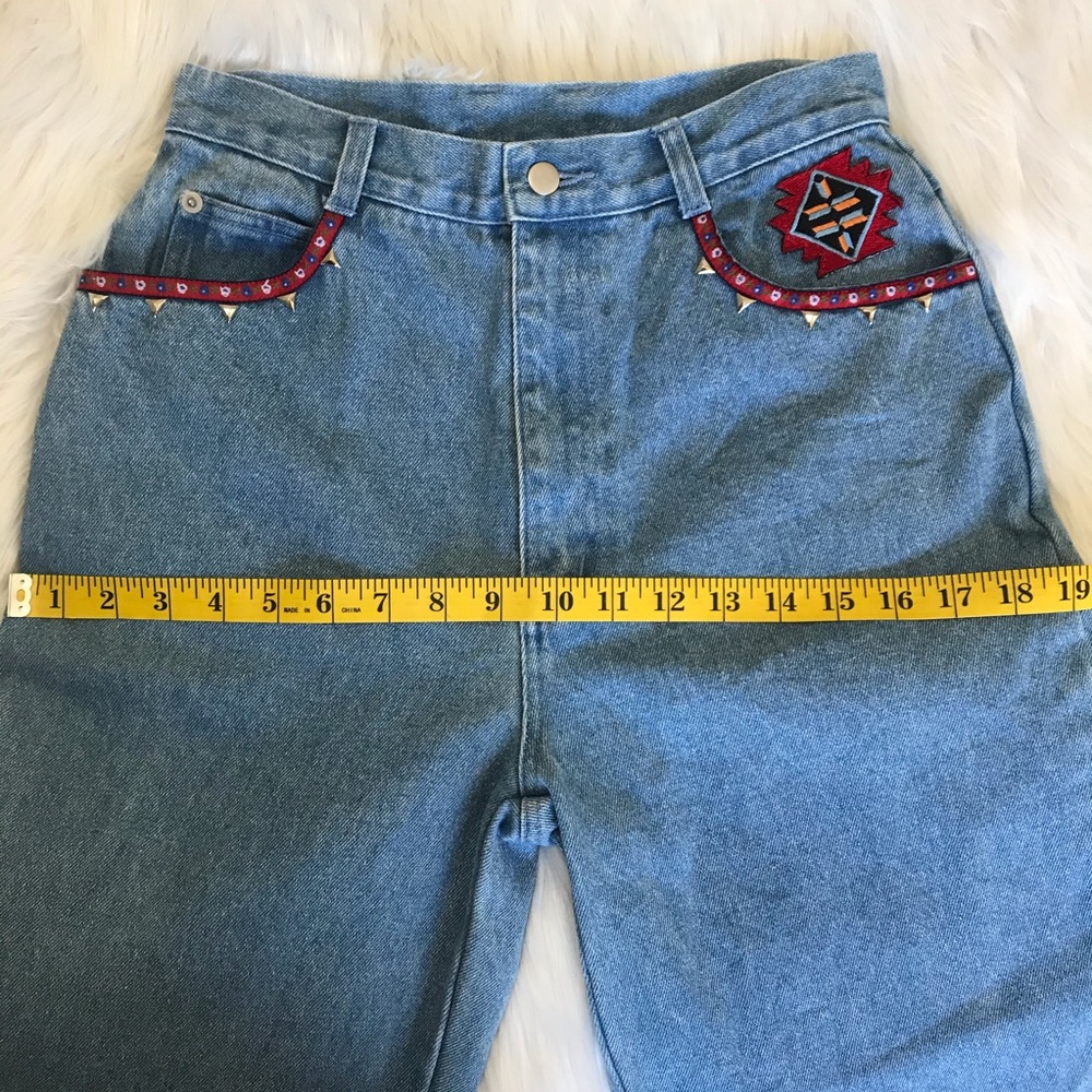 SOLD / VINTAGE • aztec high waisted jeans - Picture 4 of 8